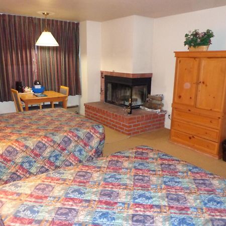 Pacific Gardens Inn Pacific Grove Eksteriør billede